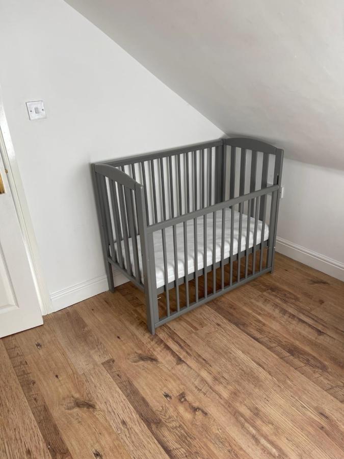 Large, Quiet, Sleeps 16, 4 Bathrooms, Parking, Leicester Exterior photo