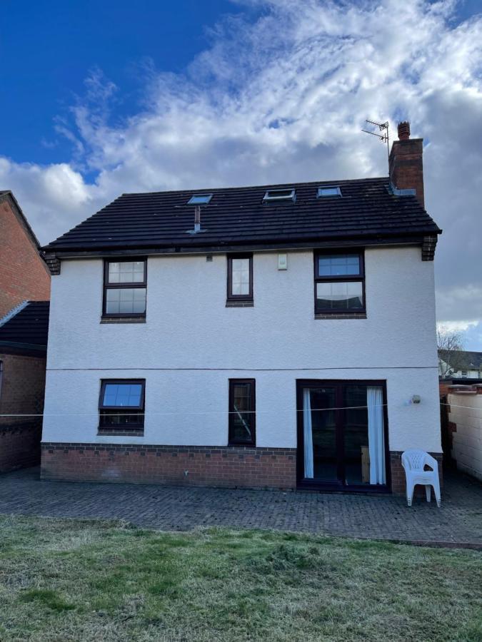 Large, Quiet, Sleeps 16, 4 Bathrooms, Parking, Leicester Exterior photo