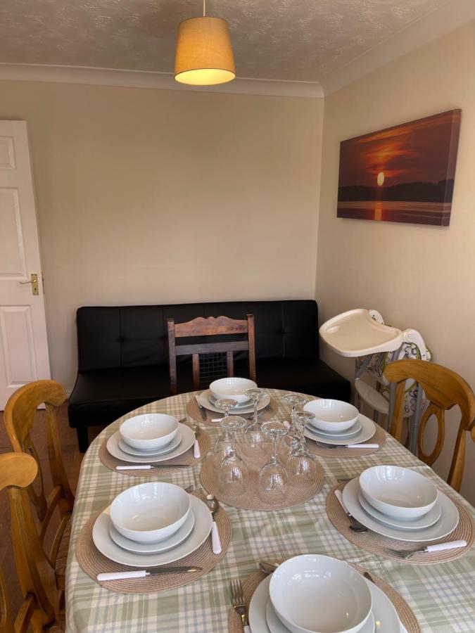 Large, Quiet, Sleeps 16, 4 Bathrooms, Parking, Leicester Exterior photo