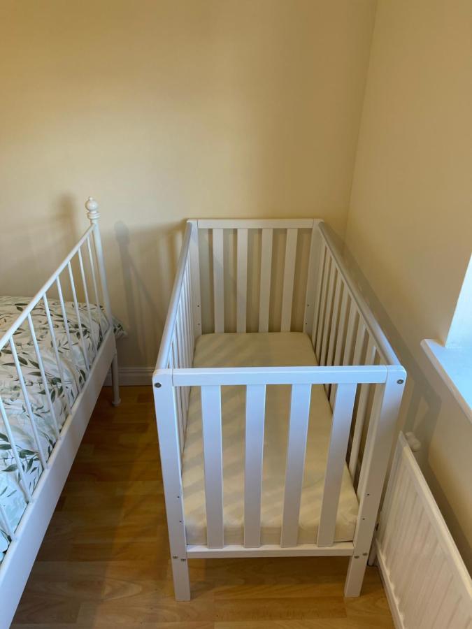 Large, Quiet, Sleeps 16, 4 Bathrooms, Parking, Leicester Exterior photo