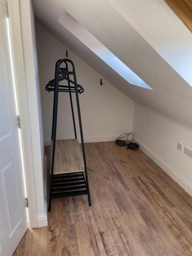 Large, Quiet, Sleeps 16, 4 Bathrooms, Parking, Leicester Exterior photo