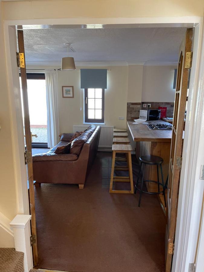 Large, Quiet, Sleeps 16, 4 Bathrooms, Parking, Leicester Exterior photo