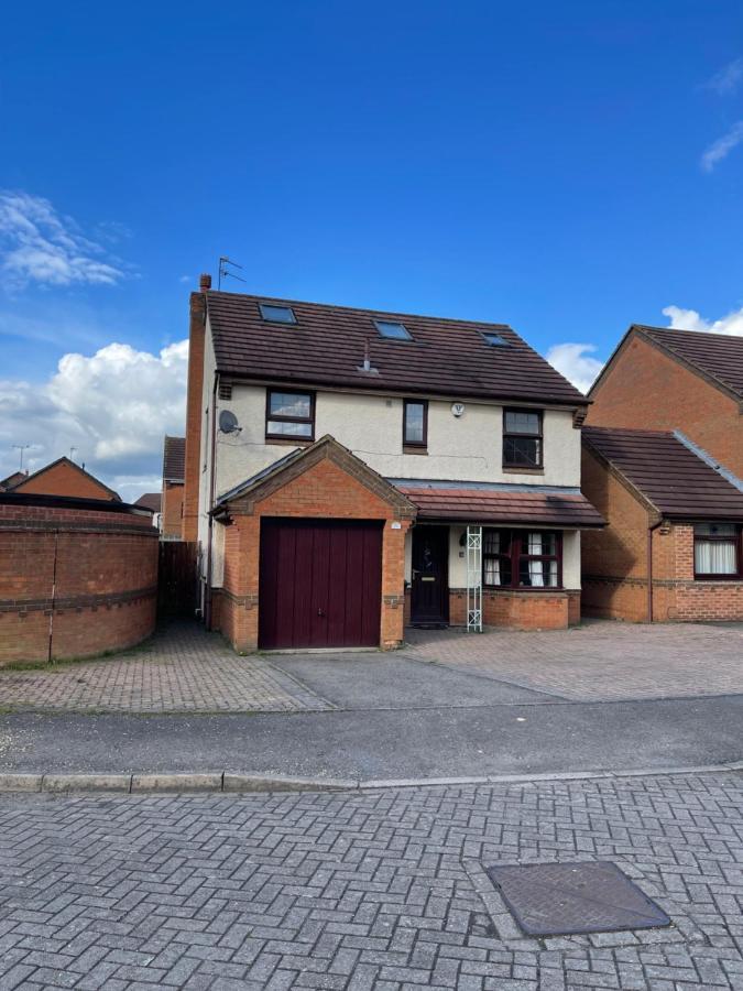 Large, Quiet, Sleeps 16, 4 Bathrooms, Parking, Leicester Exterior photo