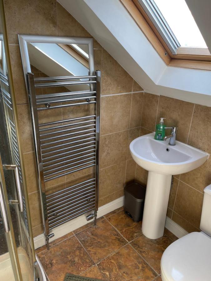 Large, Quiet, Sleeps 16, 4 Bathrooms, Parking, Leicester Exterior photo