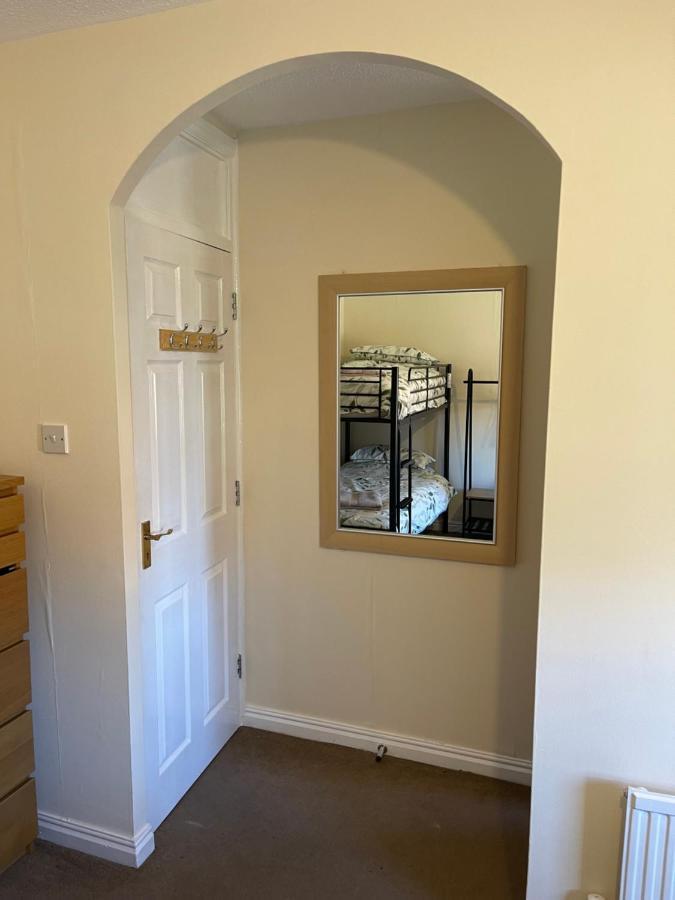 Large, Quiet, Sleeps 16, 4 Bathrooms, Parking, Leicester Exterior photo