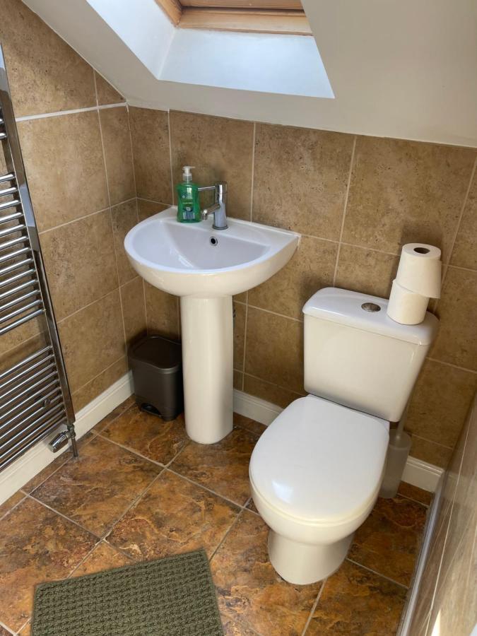 Large, Quiet, Sleeps 16, 4 Bathrooms, Parking, Leicester Exterior photo