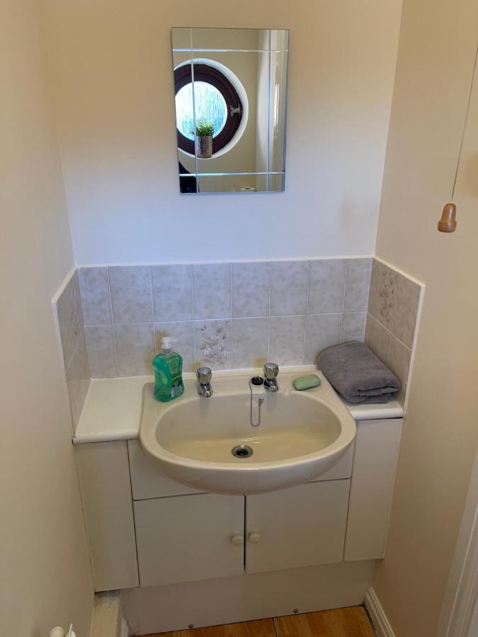 Large, Quiet, Sleeps 16, 4 Bathrooms, Parking, Leicester Exterior photo