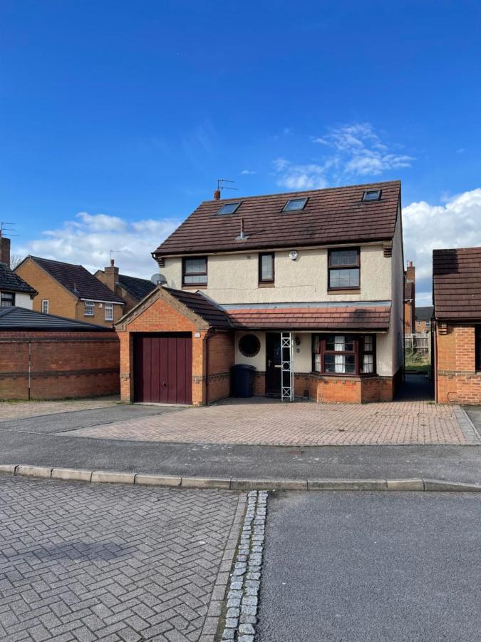 Large, Quiet, Sleeps 16, 4 Bathrooms, Parking, Leicester Exterior photo