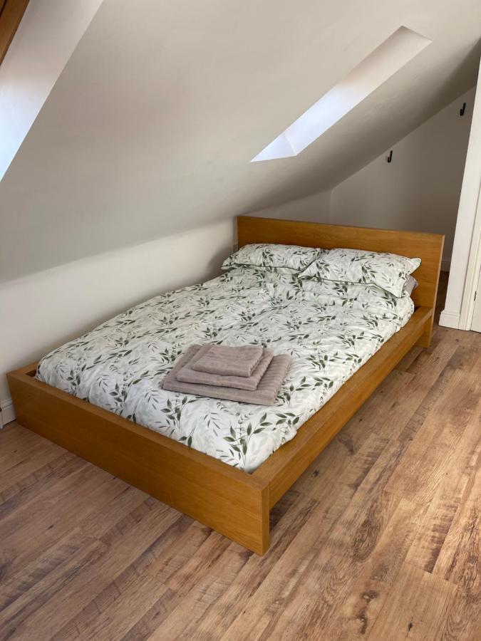 Large, Quiet, Sleeps 16, 4 Bathrooms, Parking, Leicester Exterior photo