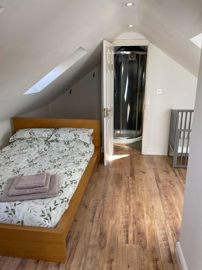 Large, Quiet, Sleeps 16, 4 Bathrooms, Parking, Leicester Exterior photo