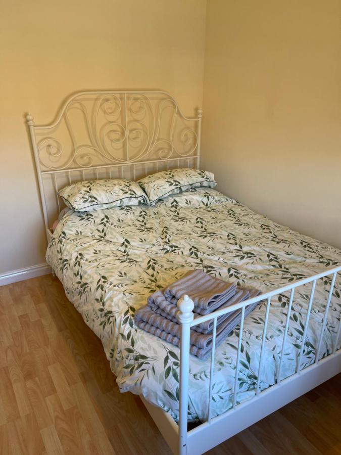 Large, Quiet, Sleeps 16, 4 Bathrooms, Parking, Leicester Exterior photo